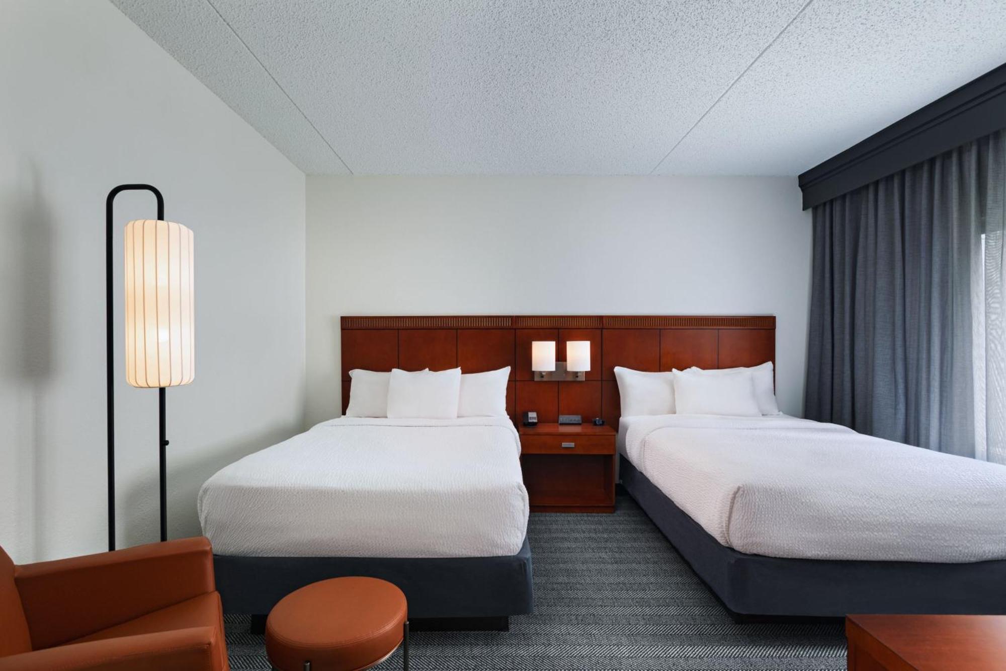 Courtyard By Marriott Dallas Richardson At Spring Valley Exterior photo